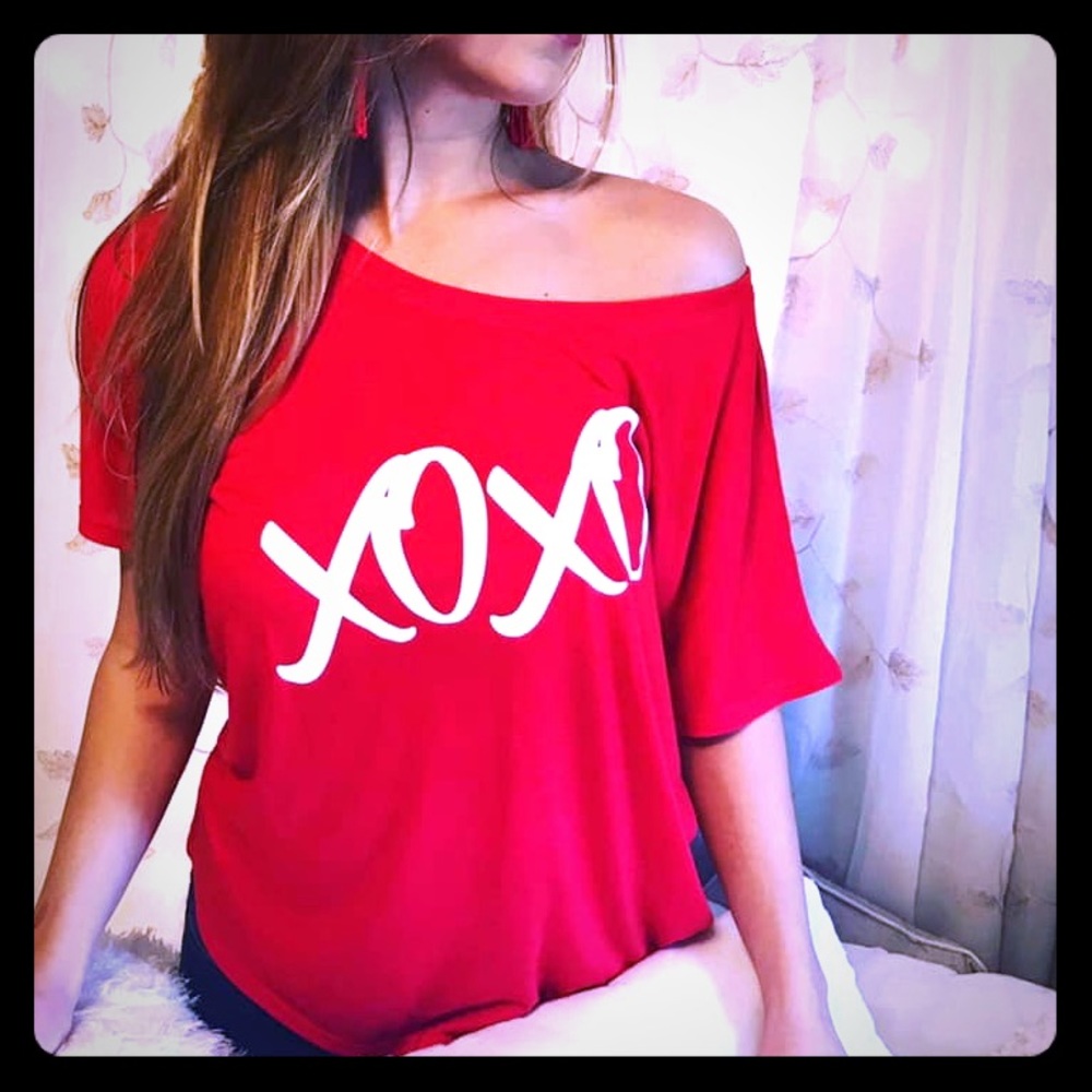 NWT XOXO Off the Shoulder T-shirt